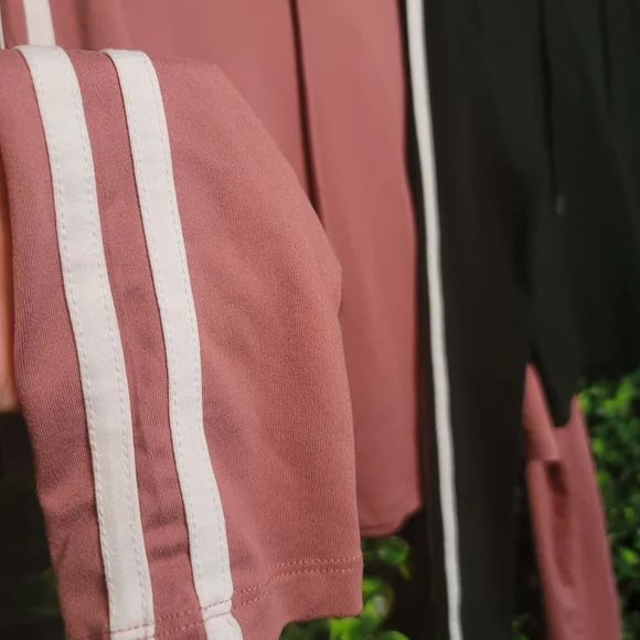 ✌️Two Sport Tops - Picture 3 of 5